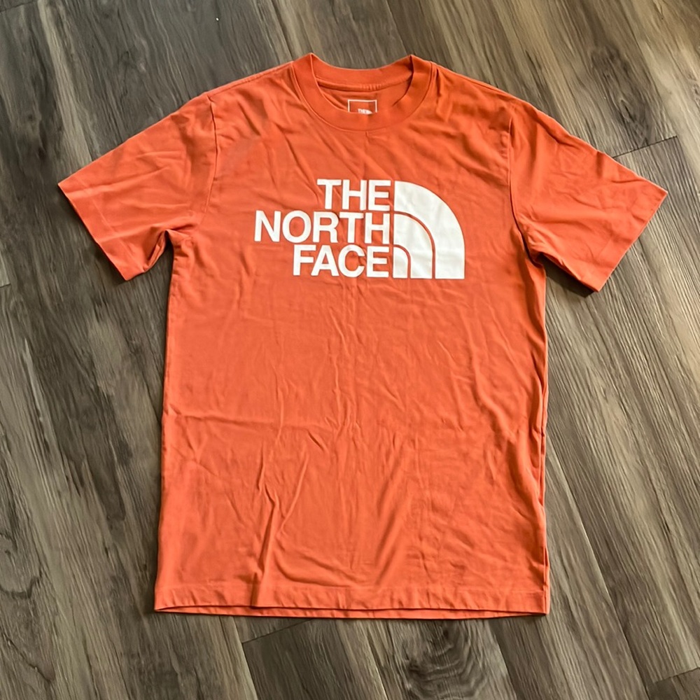 New without tag The North Face tee shirt